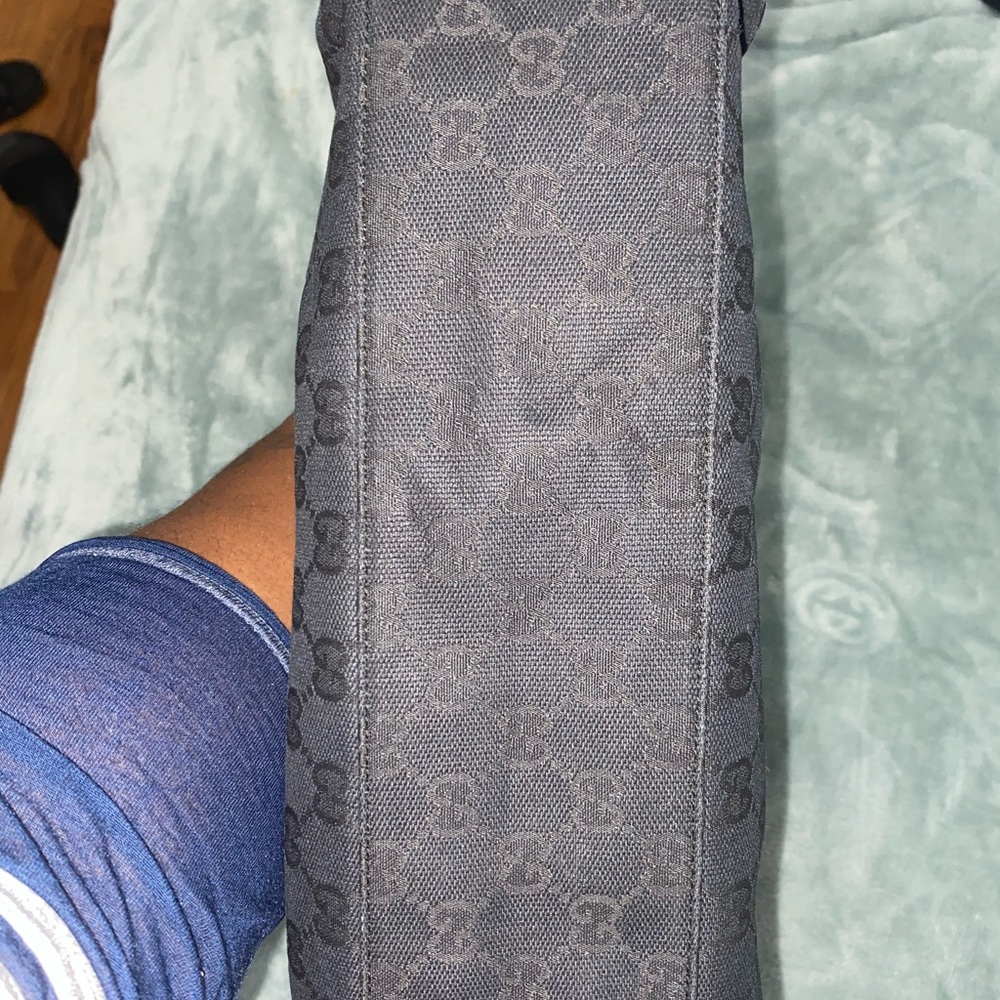 Authentic Vintage Gucci Handbag - Picture 5 of 11